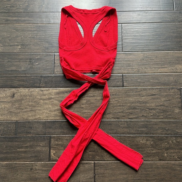 Free People XS red V neck cropped tank that wraps/ties! - Picture 4 of 4